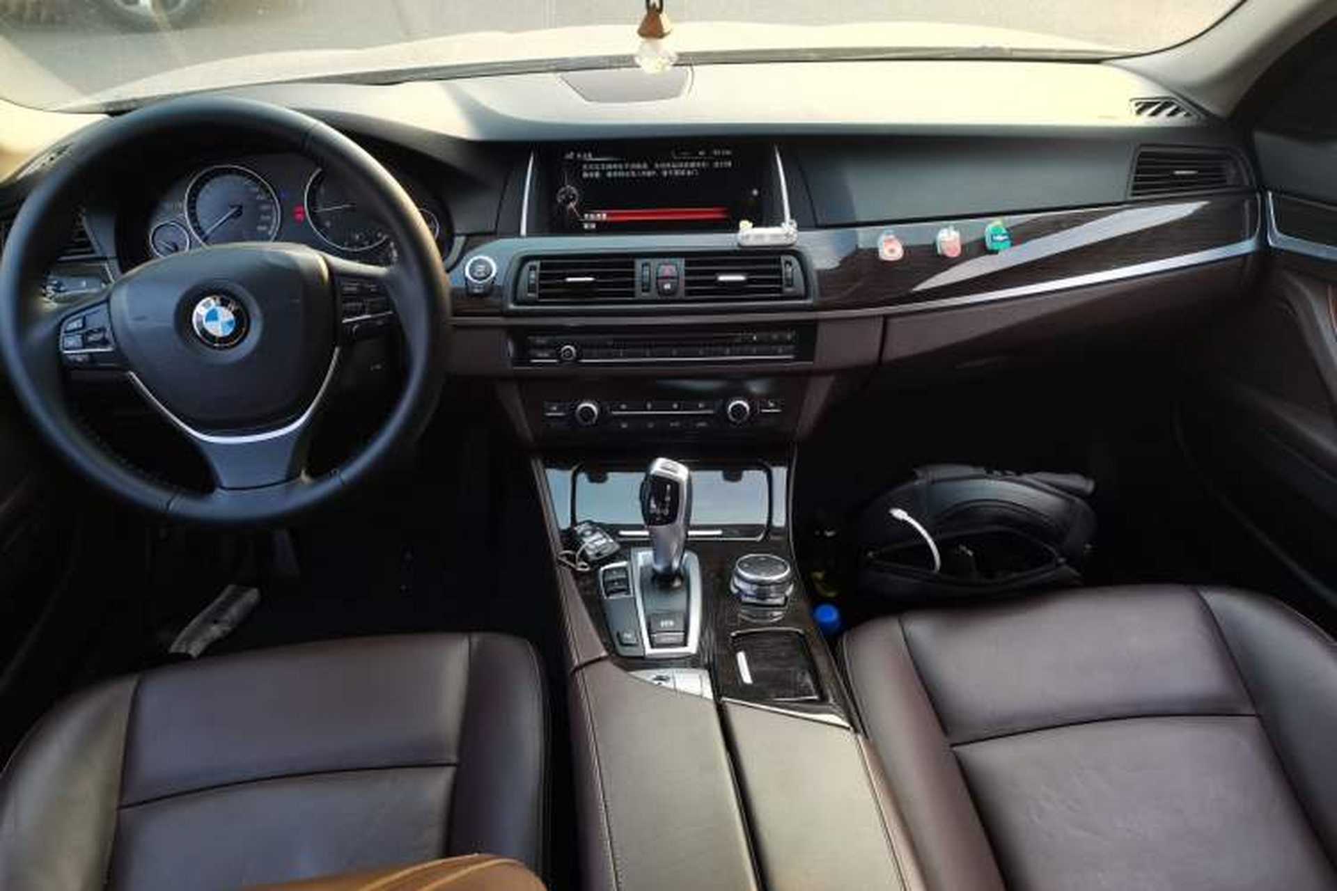 Used BMW 5 Series 2014 525Li Luxury Design Package Center Console