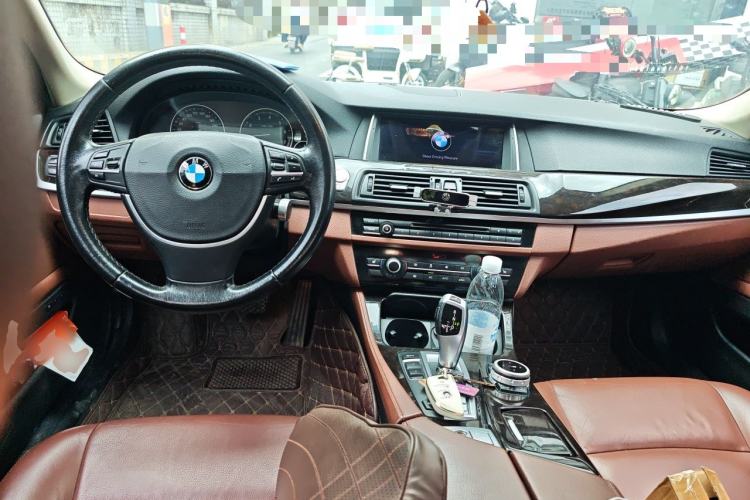 Used BMW 5 Series 2014 525Li Leading Model Center Console