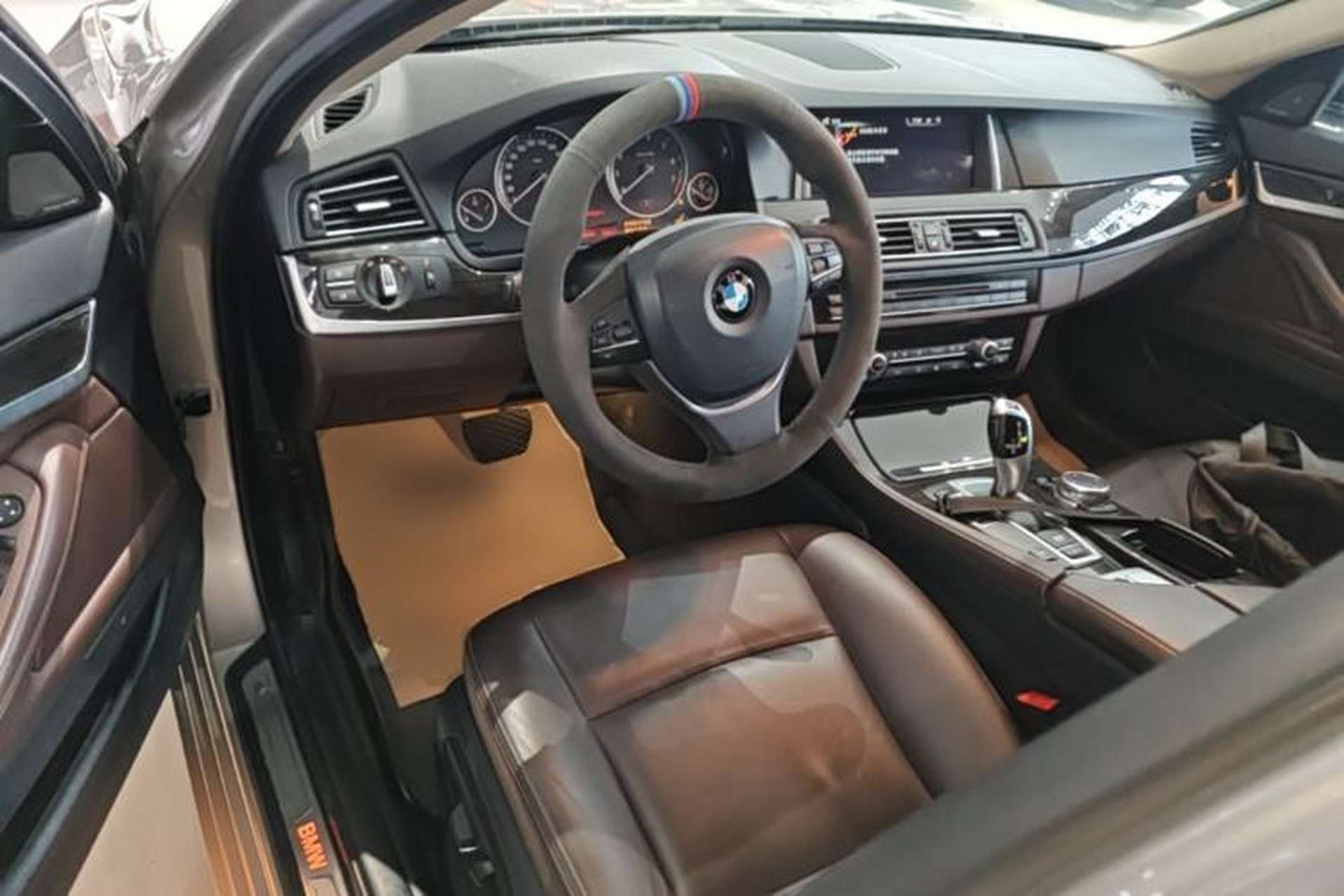 Used BMW 5 Series 2014 528Li Luxury Design Package Center Console