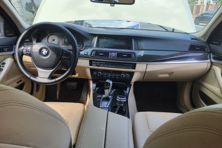 Used BMW 5 Series 2014 525Li Luxury Design Package Center Console