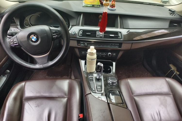 Used BMW 5 Series 2014 525Li Luxury Design Package Center Console