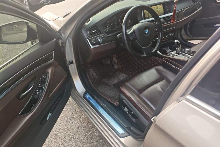 Used BMW 5 Series 2014 525Li Luxury Design Package Driver Seat