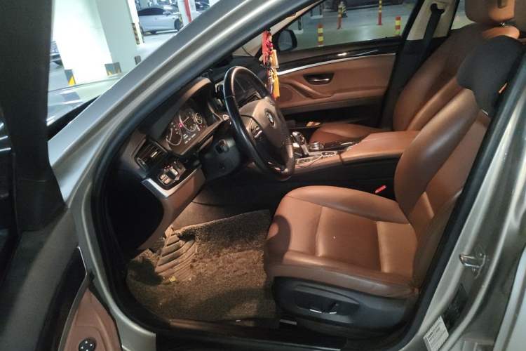 Used BMW 5 Series 2014 520Li Elegant Model Driver Seat
