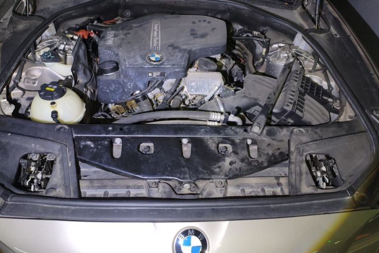 Used BMW 5 Series 2014 525Li Luxury Design Package Engine Bay