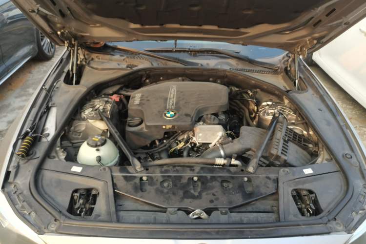 Used BMW 5 Series 2014 525Li Luxury Design Package Engine Bay