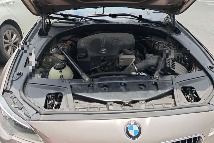 Used BMW 5 Series 2014 525Li Leading Model Engine Bay