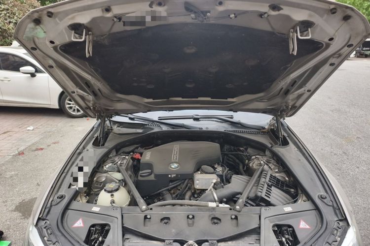 Used BMW 5 Series 2014 525Li Luxury Design Package Engine Bay