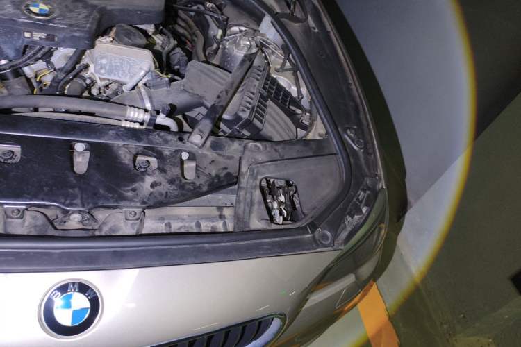 Used BMW 5 Series 2014 525Li Luxury Design Package Engine Bay Left