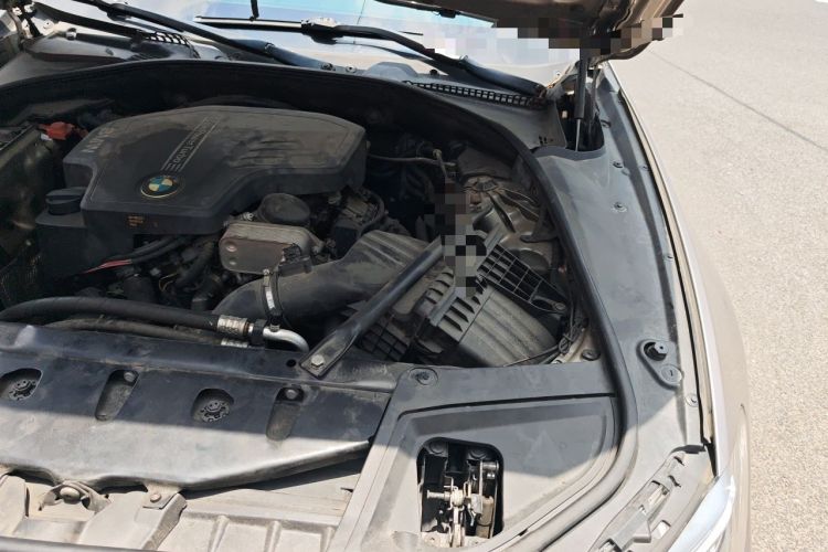 Used BMW 5 Series 2014 525Li Leading Model Engine Bay Left