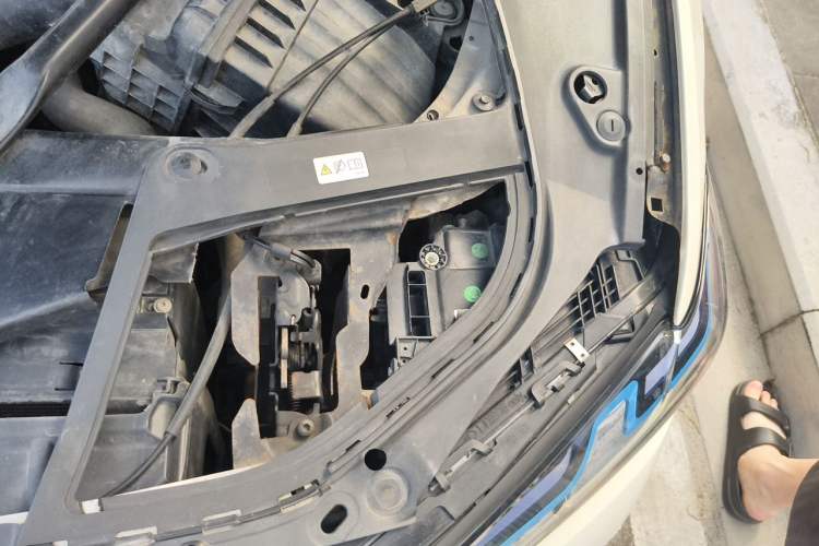 Used BMW 5 Series 2014 525Li Luxury Design Package Engine Bay Left