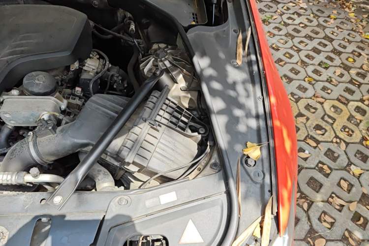 Used BMW 5 Series 2014 520Li Elegant Model Engine Bay Left