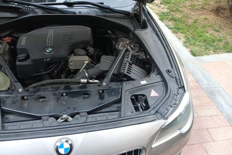 Used BMW 5 Series 2014 525Li Luxury Design Package Engine Bay Left