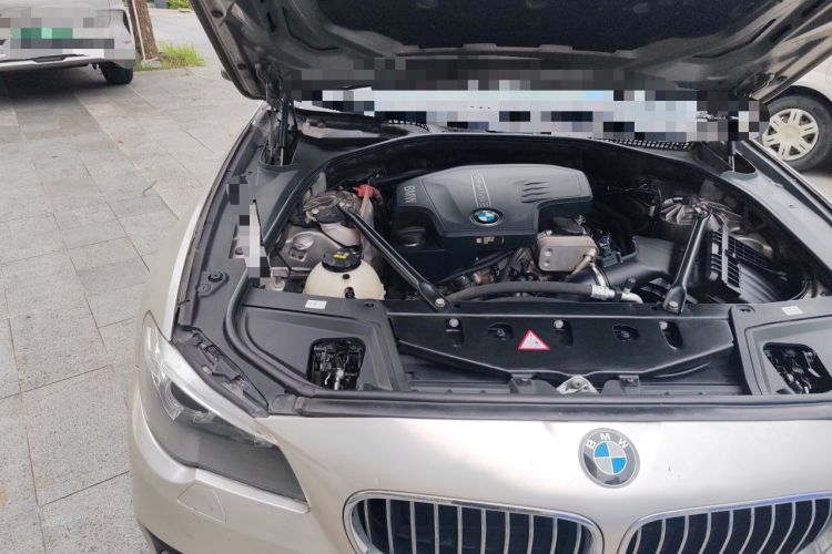 Used BMW 5 Series 2014 520Li Elegant Model Engine Bay Right