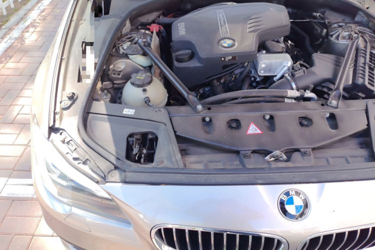 Used BMW 5 Series 2014 520Li Elegant Model Engine Bay Right