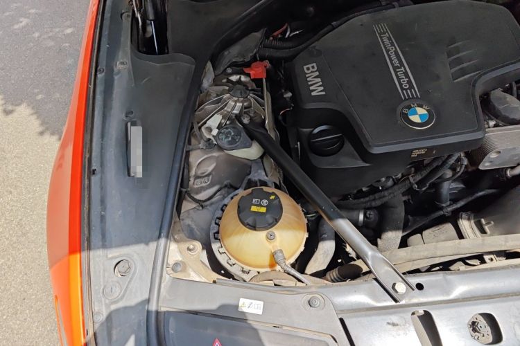 Used BMW 5 Series 2014 520Li Elegant Model Engine Bay Right