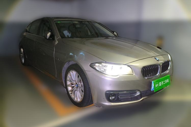 Used BMW 5 Series 2014 525Li Luxury Design Package Front Right 45 Deg