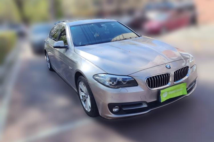 Used BMW 5 Series 2014 520Li Elegant Model Front Right 45 Deg