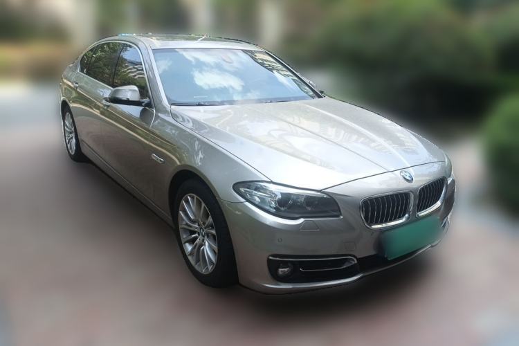 Used BMW 5 Series 2014 525Li Luxury Design Package Front Right 45 Deg