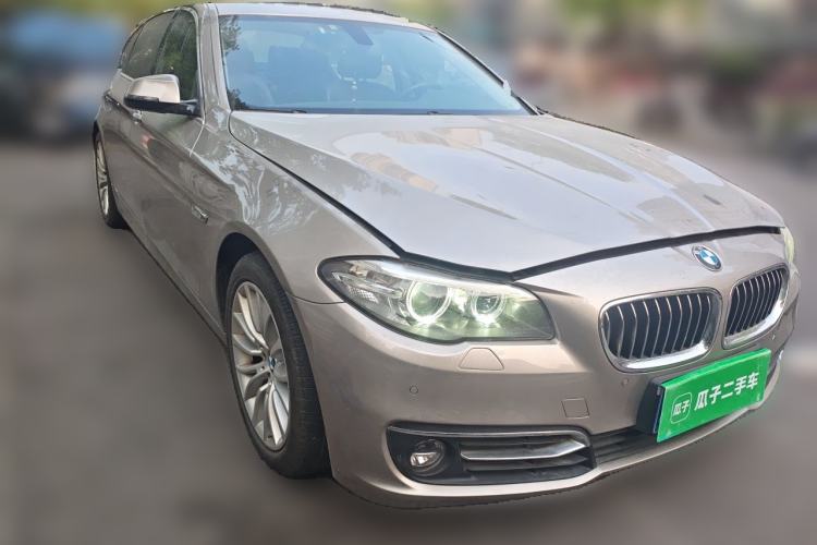 Used BMW 5 Series 2014 525Li Luxury Design Package Front Right 45 Deg