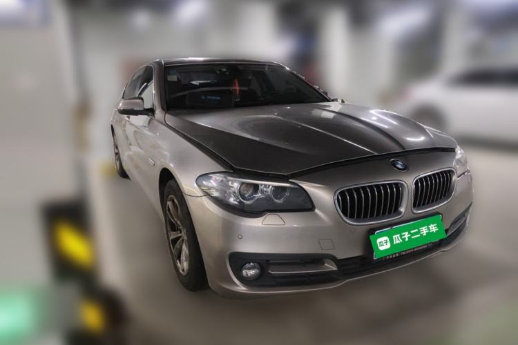 Used BMW 5 Series 2014 520Li Elegant Model Front Right 45 Deg