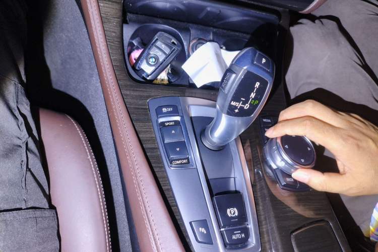 Used BMW 5 Series 2014 525Li Luxury Design Package Gear Lever