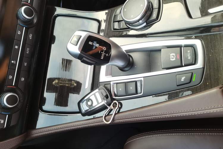 Used BMW 5 Series 2014 525Li Luxury Design Package Gear Lever