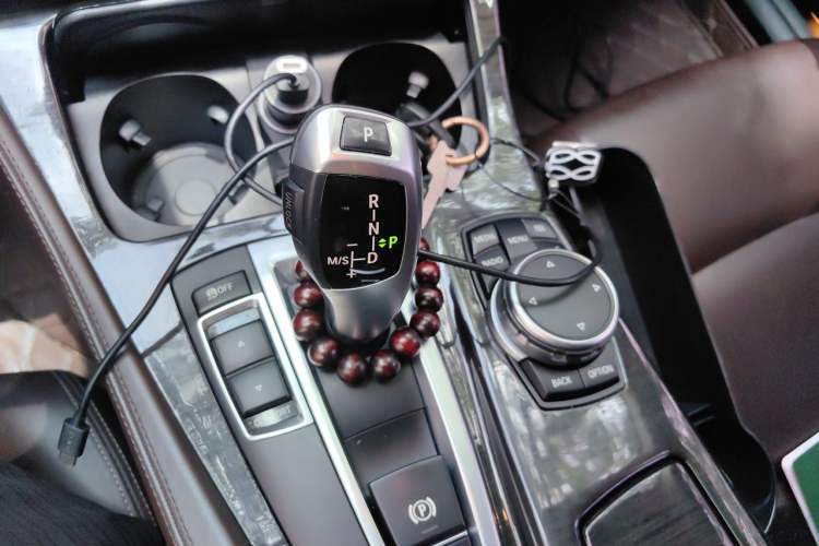 Used BMW 5 Series 2014 525Li Luxury Design Package Gear Lever