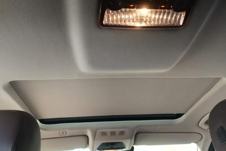 Used BMW 5 Series 2014 525Li Luxury Design Package Headliner
