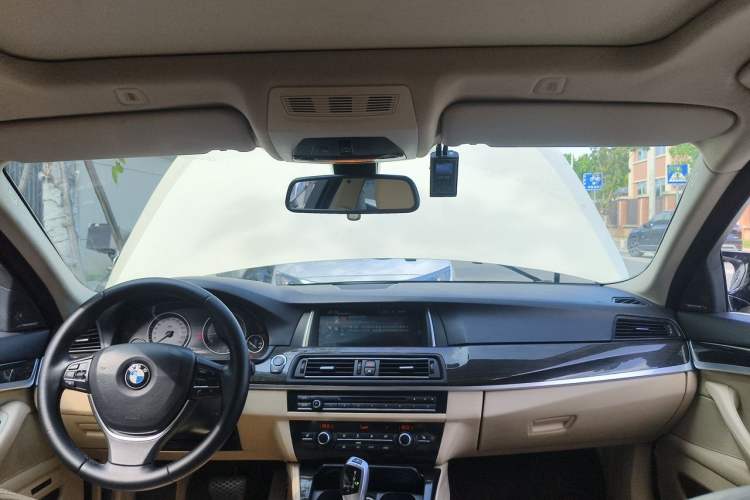 Used BMW 5 Series 2014 525Li Luxury Design Package Headliner