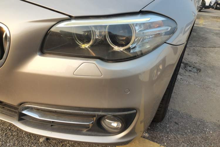 Used BMW 5 Series 2014 525Li Luxury Design Package Left Front Headlight