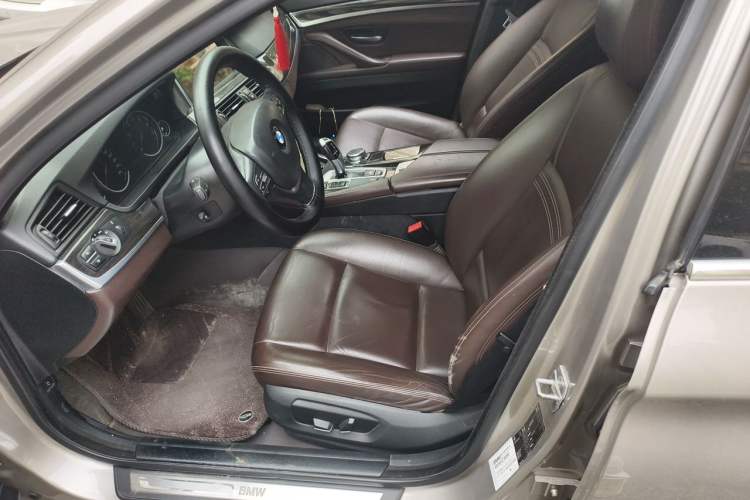 Used BMW 5 Series 2014 525Li Luxury Design Package Left Front Seat