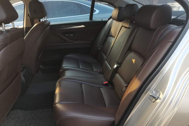 Used BMW 5 Series 2014 525Li Luxury Design Package Left Rear Seat
