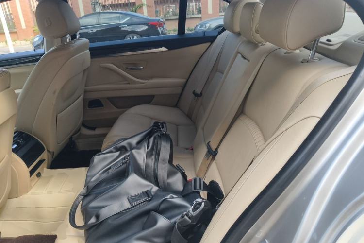 Used BMW 5 Series 2014 525Li Luxury Design Package Left Rear Seat