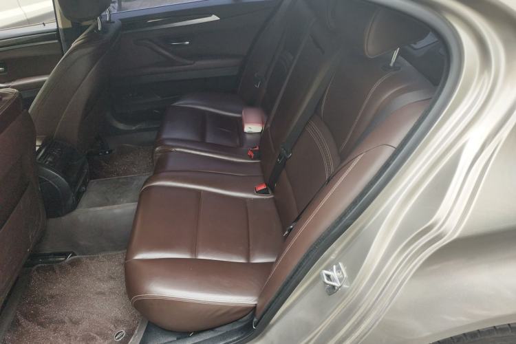 Used BMW 5 Series 2014 525Li Luxury Design Package Left Rear Seat