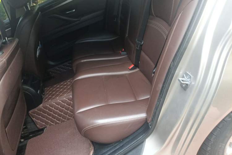 Used BMW 5 Series 2014 525Li Luxury Design Package Left Rear Seat