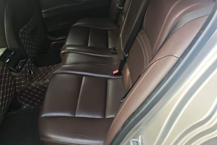 Used BMW 5 Series 2014 525Li Luxury Design Package Left Rear Seat