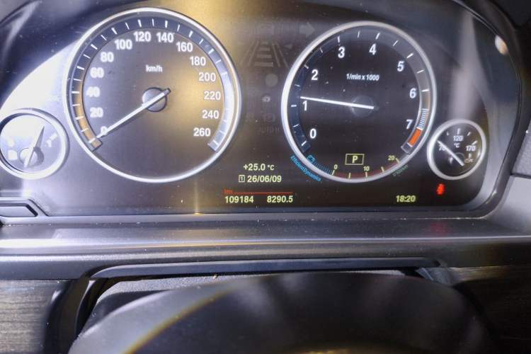 Used BMW 5 Series 2014 525Li Luxury Design Package Odometer Close Up