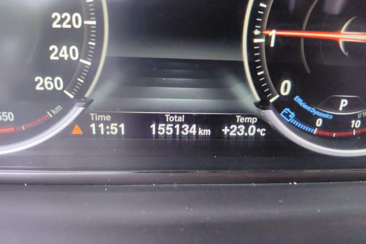 Used BMW 5 Series 2014 525Li Luxury Design Package Odometer Close Up