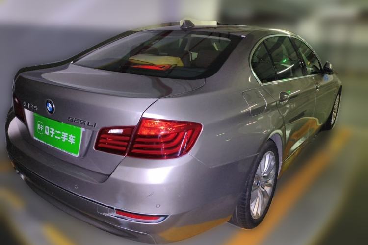 Used BMW 5 Series 2014 525Li Luxury Design Package Rear Right 45 Deg