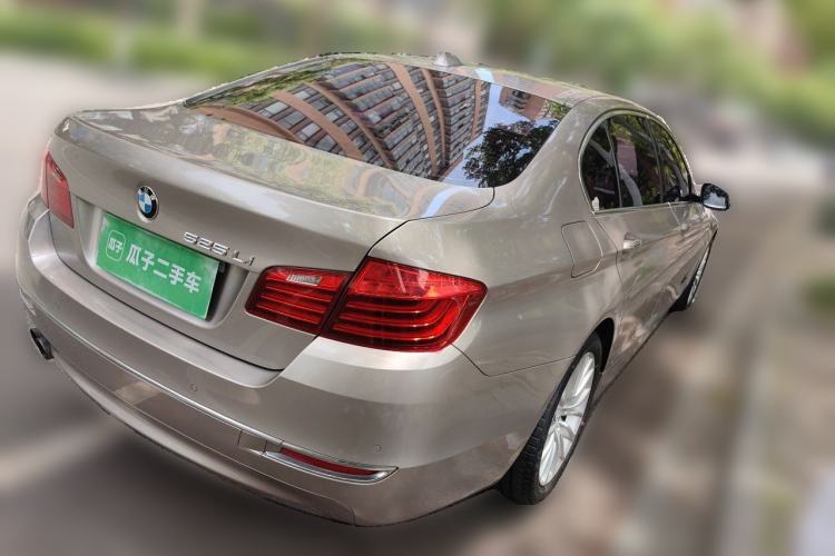 Used BMW 5 Series 2014 525Li Luxury Design Package Rear Right 45 Deg