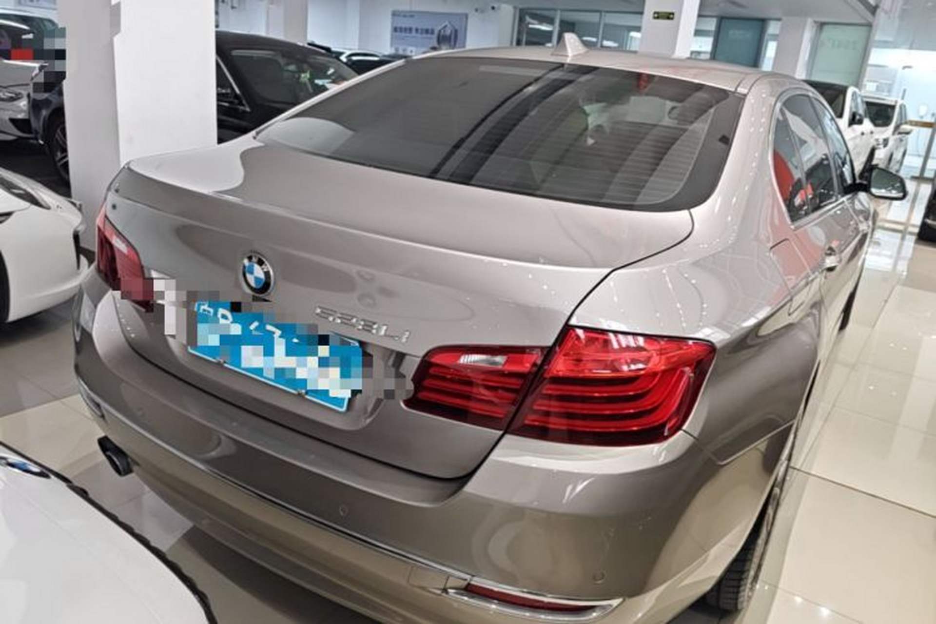 Used BMW 5 Series 2014 528Li Luxury Design Package Rear Right 45 Deg
