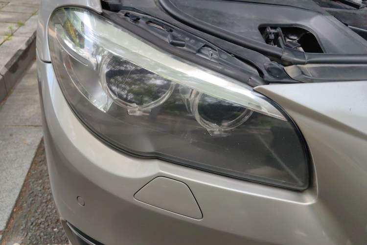 Used BMW 5 Series 2014 525Li Luxury Design Package Right Front Headlight