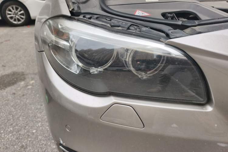 Used BMW 5 Series 2014 525Li Luxury Design Package Right Front Headlight