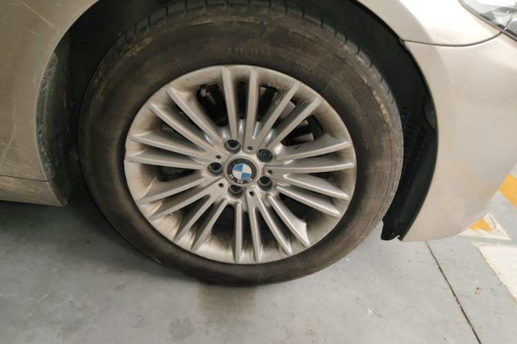 Used BMW 5 Series 2014 525Li Leading Model Right Front Wheel Hub