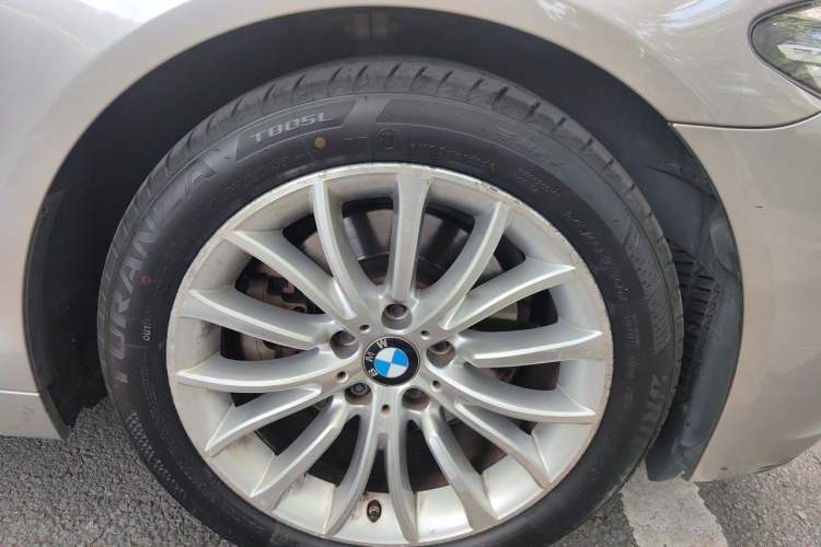 Used BMW 5 Series 2014 525Li Luxury Design Package Right Front Wheel Hub