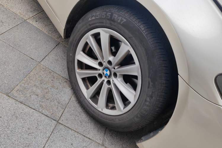 Used BMW 5 Series 2014 520Li Elegant Model Right Front Wheel Hub