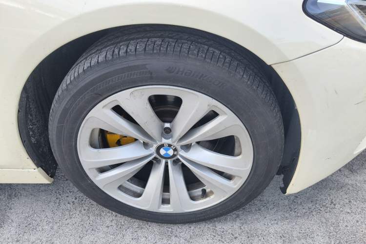 Used BMW 5 Series 2014 525Li Luxury Design Package Right Front Wheel Hub