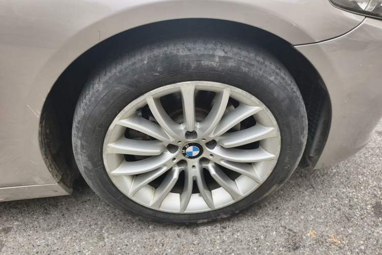 Used BMW 5 Series 2014 525Li Luxury Design Package Right Front Wheel Hub