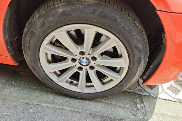 Used BMW 5 Series 2014 520Li Elegant Model Right Front Wheel Hub
