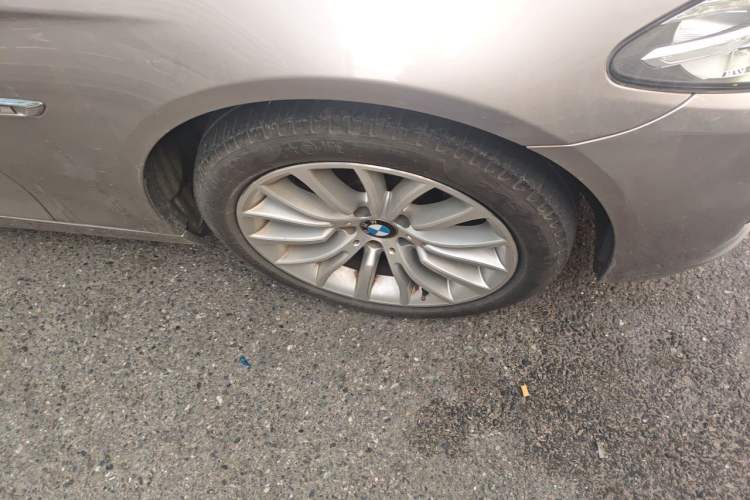 Used BMW 5 Series 2014 525Li Luxury Design Package Right Front Wheel Hub